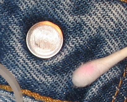Pink positive DMG test for nickel release from jeans' button
